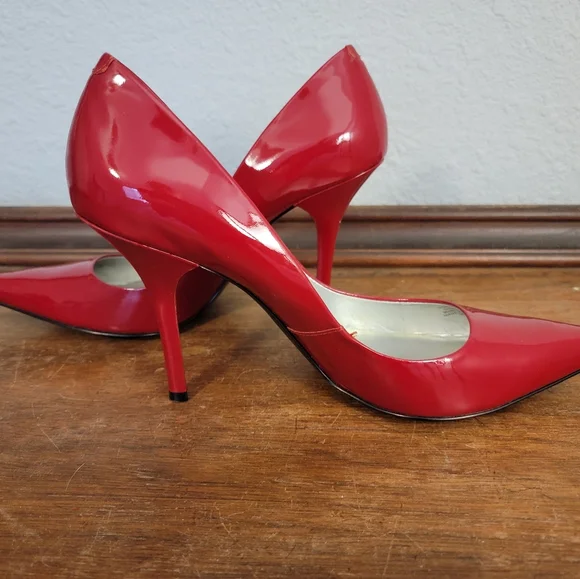 Red Patent Guess Heels Size 10 - Picture 4 of 5